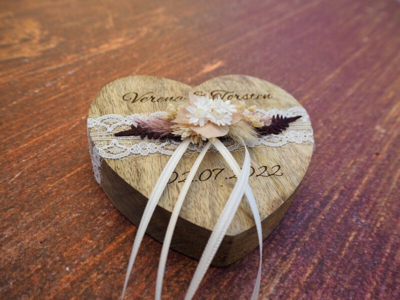 Ringkissen Holz Herz boho Trockenblumen 2