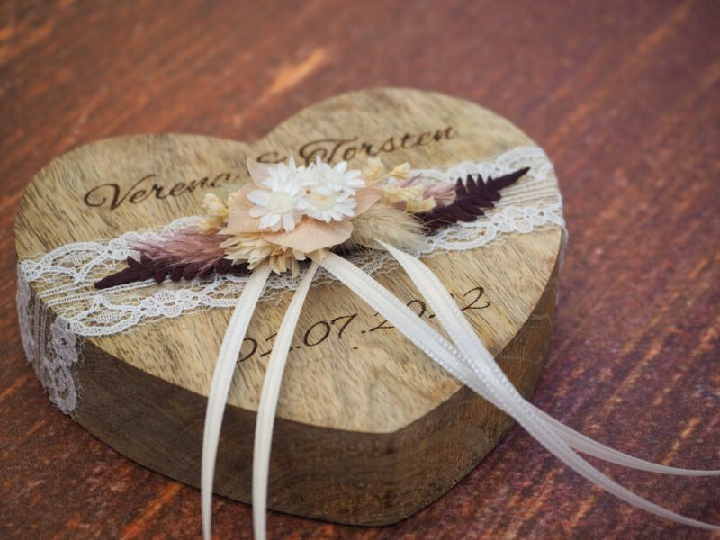 Ringkissen Holz Herz boho Trockenblumen 2