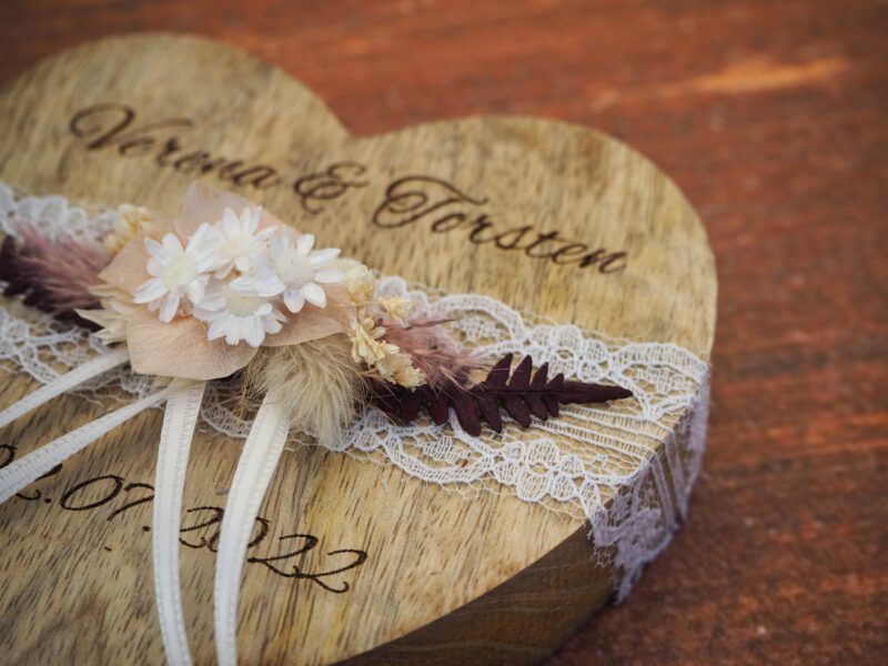 Ringkissen Holz Herz boho Trockenblumen 2