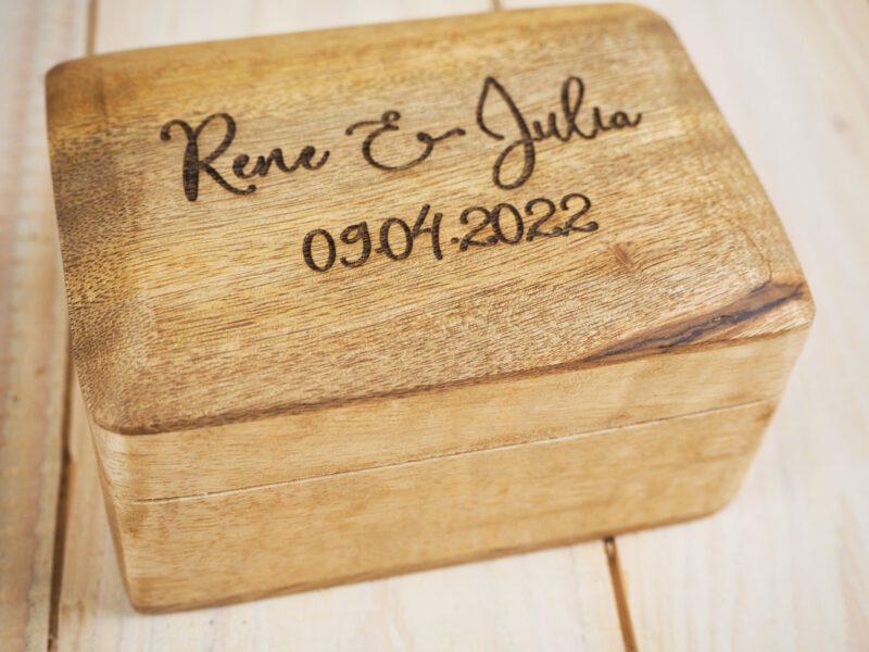 Ringkissen / Ringkästchen / Ringbox / Holzkästchen