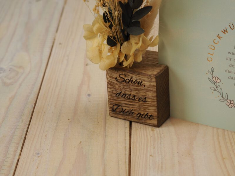 Fotohalter Kartenhalter Holz mit Gravur Trockenblumen