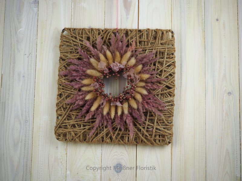 Hoop Trockenkranz Trockenblumen Wandkranz Türkranz Flowerhoop Fadenhoop Größe 30 oder 40 cm quadratisch rosa Hoop Trockenkranz Trockenblumen Wandkranz Türkranz Flowerhoop Fadenhoop Größe 30 oder 40 cm quadratisch rosa