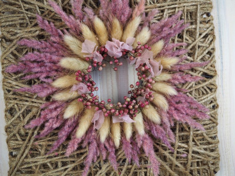 Hoop Trockenkranz Trockenblumen Wandkranz Türkranz Flowerhoop Fadenhoop Größe 30 oder 40 cm quadratisch rosa Hoop Trockenkranz Trockenblumen Wandkranz Türkranz Flowerhoop Fadenhoop Größe 30 oder 40 cm quadratisch rosa