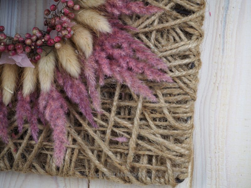Hoop Trockenkranz Trockenblumen Wandkranz Türkranz Flowerhoop Fadenhoop Größe 30 oder 40 cm quadratisch rosa Hoop Trockenkranz Trockenblumen Wandkranz Türkranz Flowerhoop Fadenhoop Größe 30 oder 40 cm quadratisch rosa