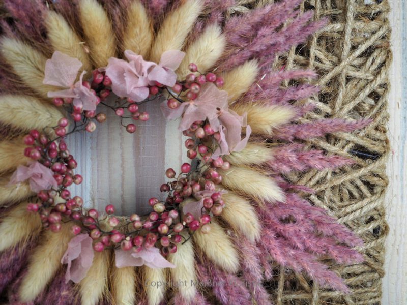 Hoop Trockenkranz Trockenblumen Wandkranz Türkranz Flowerhoop Fadenhoop Größe 30 oder 40 cm quadratisch rosa Hoop Trockenkranz Trockenblumen Wandkranz Türkranz Flowerhoop Fadenhoop Größe 30 oder 40 cm quadratisch rosa