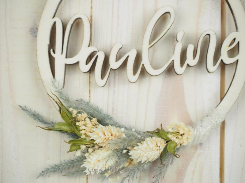 personalisiertes Namensschild aus Holz mit Trockenblumen  individualisiert verschiedene Durchmesser