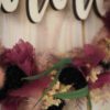 personalisiertes Namensschild aus Holz mit Trockenblumen individualisiert verschiedene Durchmesser lila schwarz