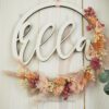 personalisiertes Namensschild aus Holz mit Trockenblumen individualisiert verschiedene Durchmesser rosa peach personalisiertes Namensschild aus Holz mit Trockenblumen individualisiert verschiedene Durchmesser rosa peach