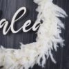 personalisiertes Namensschild aus Holz mit Trockenblumen individualisiert verschiedene Durchmesser weiß