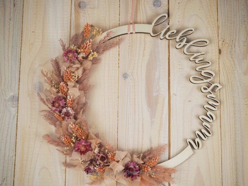 personalisiertes Ring Lieblingsmama / Lieblingspapa aus Holz mit Trockenblumen rosa peach personalisiertes Ring Lieblingsmama / Lieblingspapa aus Holz mit Trockenblumen rosa peach