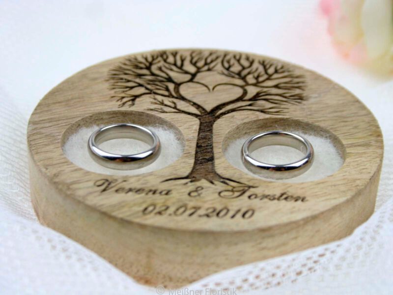 Personalisiertes Ringkissen Holz, alternatives Ringkissen aus Holz mit Baum und Herz graviert individuelles Ringkissen graviertes Ringkissen