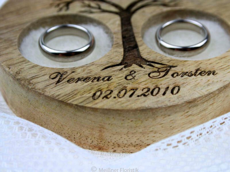 Personalisiertes Ringkissen Holz, alternatives Ringkissen aus Holz mit Baum und Herz graviert individuelles Ringkissen graviertes Ringkissen
