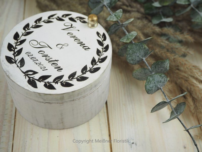 personalisiertes Ringkissen Holz / Ringkästchen / Ringbox Mangoholz rund