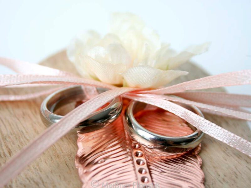 Ringkissen Holz Herz kupfer apricot personalisiert