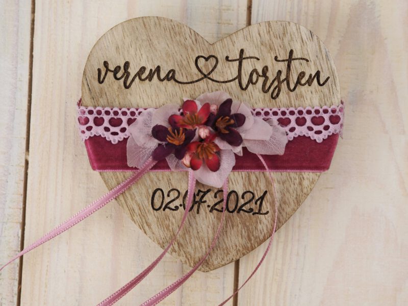 Ringkissen Holz Herz rosa beere bordeaux Trockenblumen