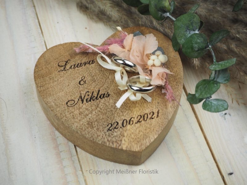 Ringkissen Holz Herz rosa boho Trockenblumen