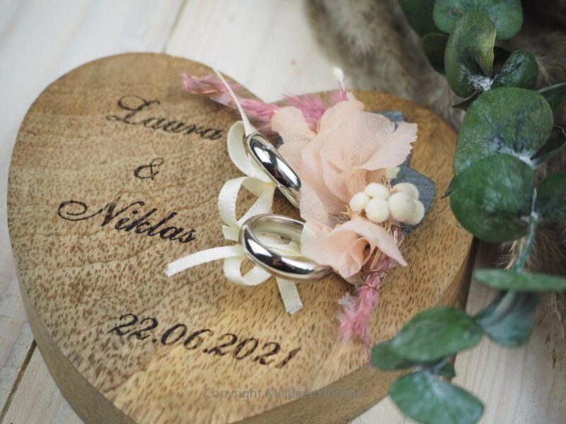 Ringkissen Holz Herz rosa boho Trockenblumen