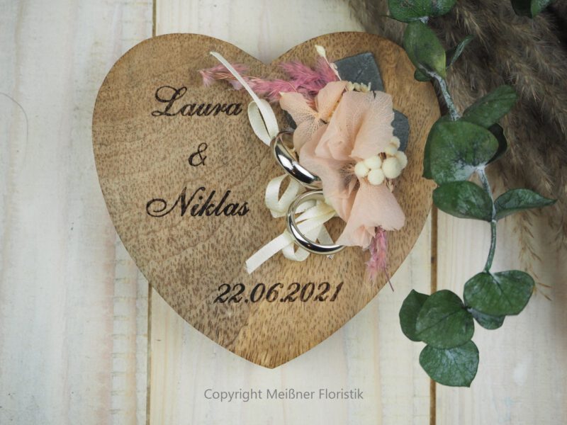 Ringkissen Holz Herz rosa boho Trockenblumen