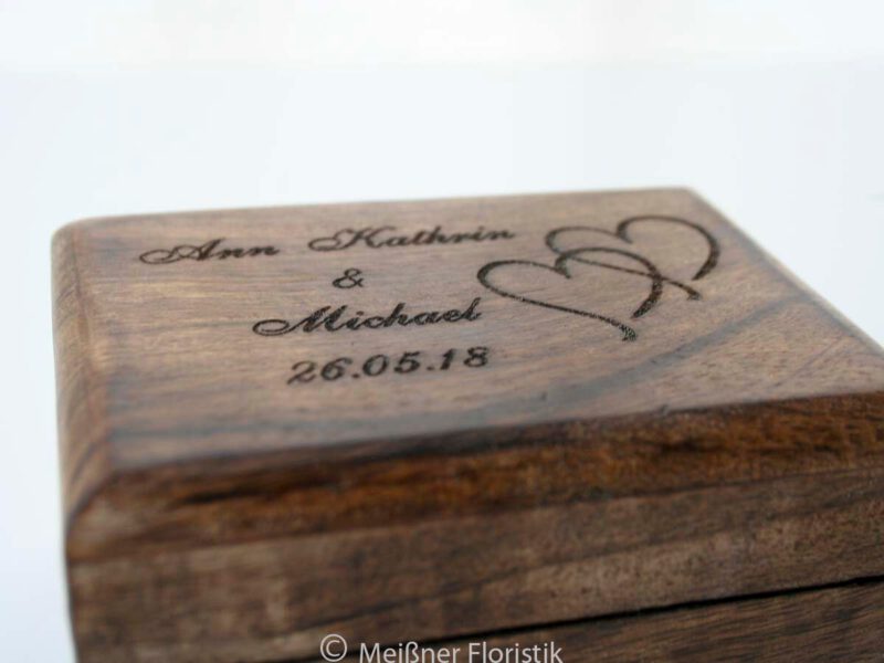 Ringkissen / Ringkästchen  / Holzkästchen mit Gravur