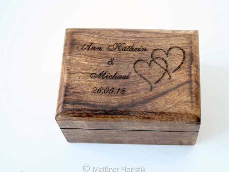 Ringkissen / Ringkästchen  / Holzkästchen mit Gravur