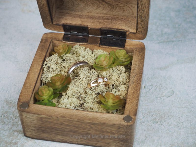 Ringkissen / Ringkästchen / Ringbox Mangoholz