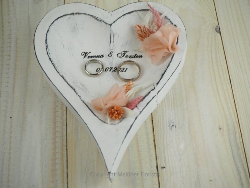 Ringkissen Ringschale Holz Herz Trockenblumen whitewashed