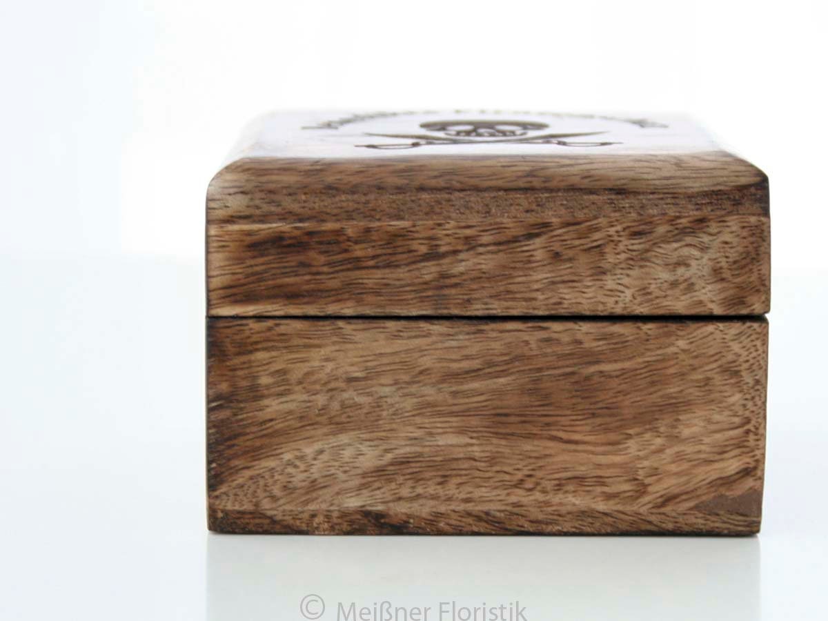 Schatztruhe / Schatzkästchen Holz mit Gravur