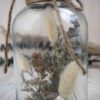 Trockenblumen gefülltes Glas weiß lila groß Trockenblumen gefülltes Glas weiß lila groß