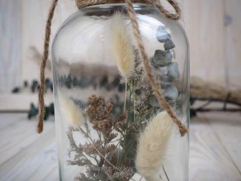 Trockenblumen gefülltes Glas weiß lila groß Trockenblumen gefülltes Glas weiß lila groß